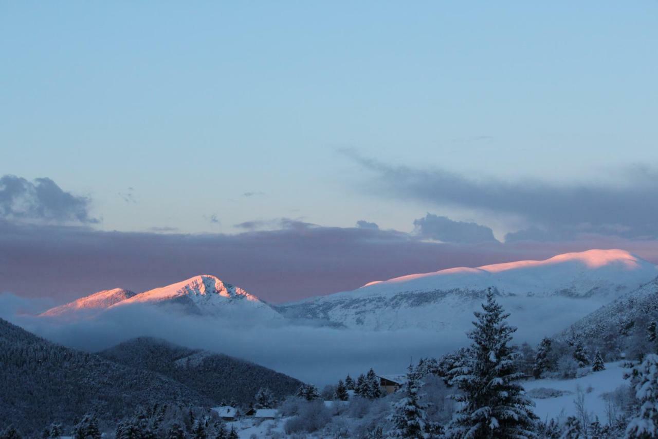 Un Balcon En Montagne Bed & Breakfast Saint-Dalmas Exterior photo