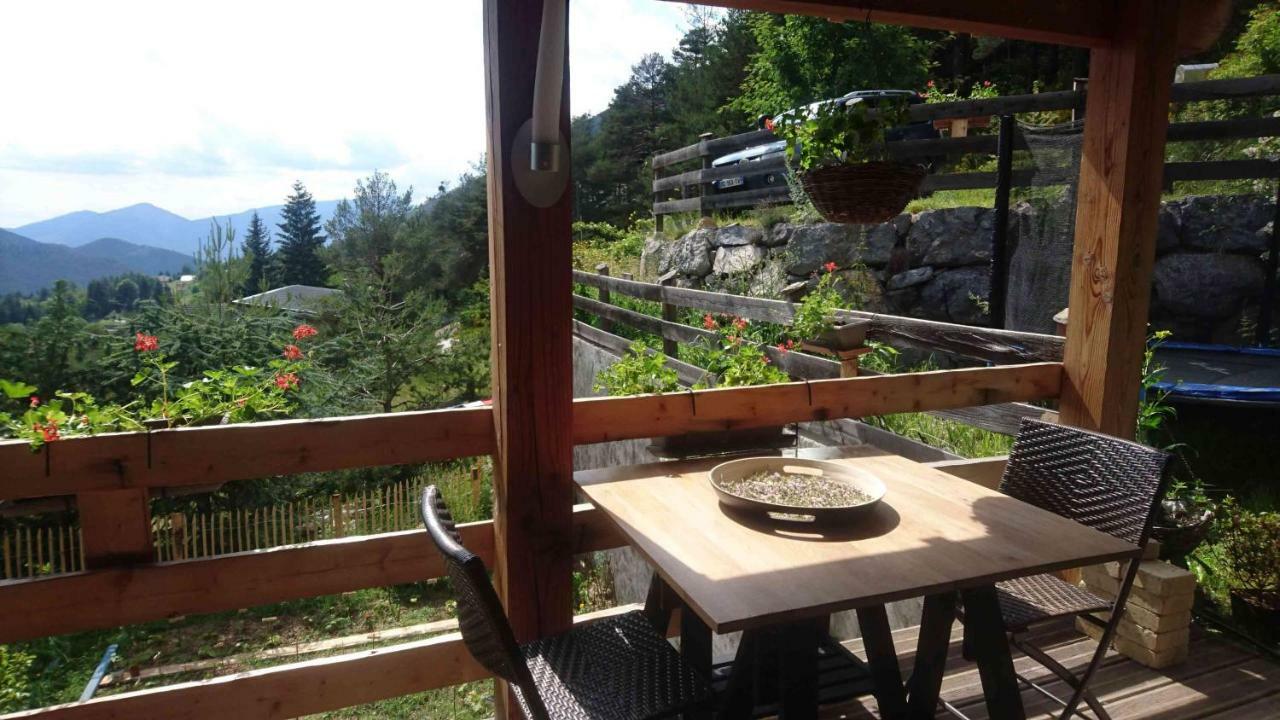 Un Balcon En Montagne Bed & Breakfast Saint-Dalmas Exterior photo