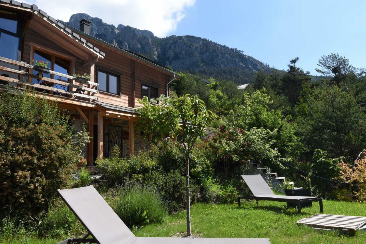 Un Balcon En Montagne Bed & Breakfast Saint-Dalmas Exterior photo