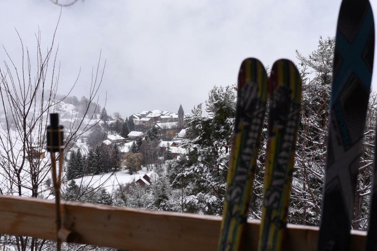 Un Balcon En Montagne Bed & Breakfast Saint-Dalmas Exterior photo